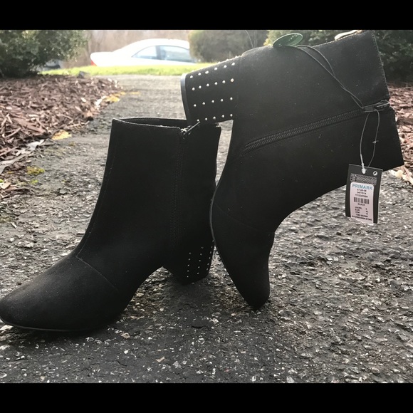 Shoes - Gold Studded Booties NWT